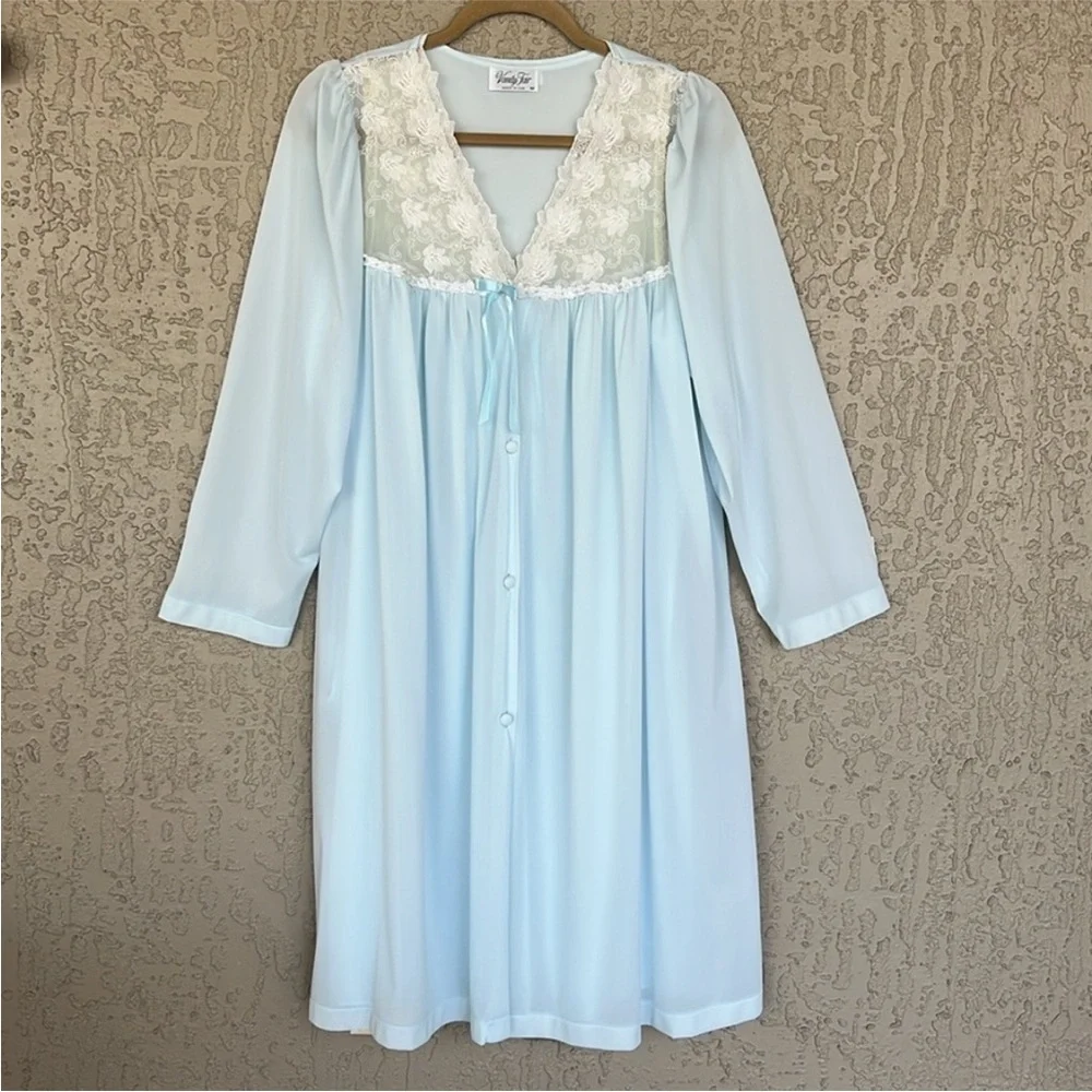 Vintage Vanity Fair Light Blue Nylon Lace Nightgown Robe Set M USA Made